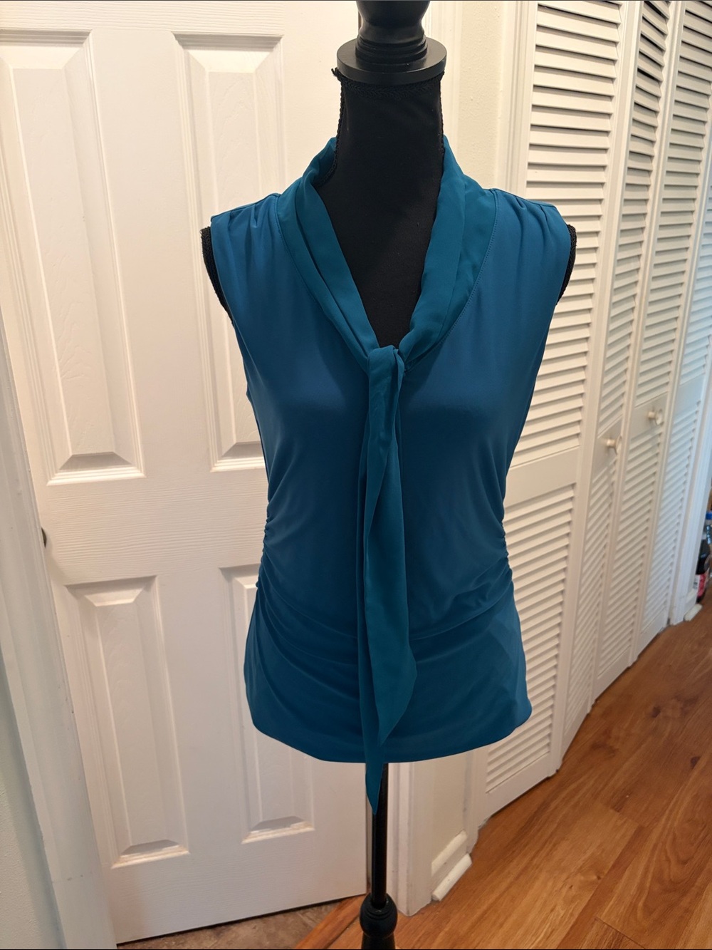 White House Black Market Sleeveless Teal Tie-Neck Women's Top